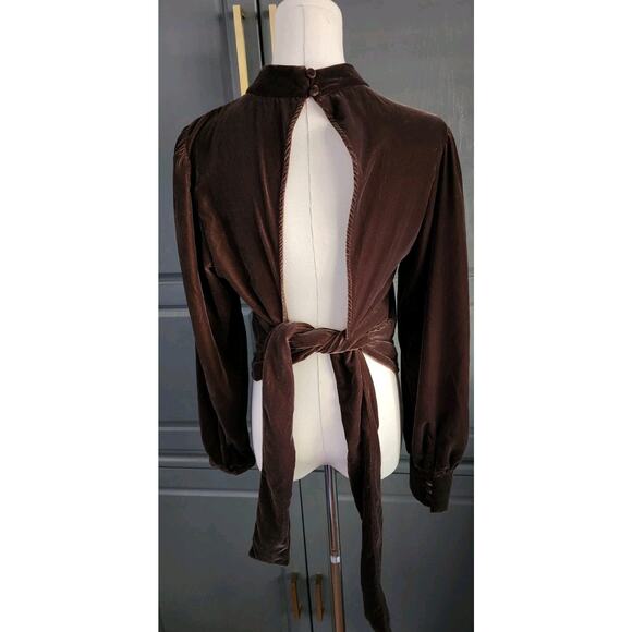 Banana Republic Blouse Womens Chocolate Velvet Mock Neck Open Back Tie Waist Med - Picture 4 of 8